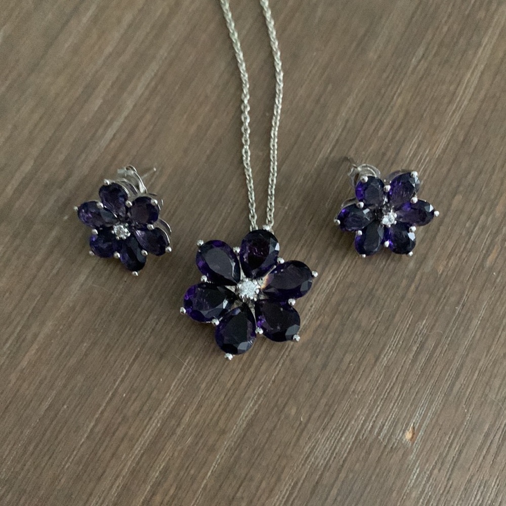 Purple flower earrings and necklace